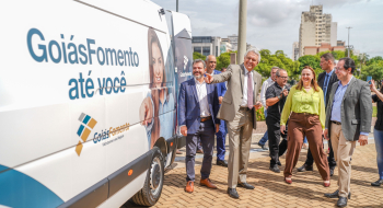 Caiado lança van itinerante para levar crédito a empreendedores em Goiás